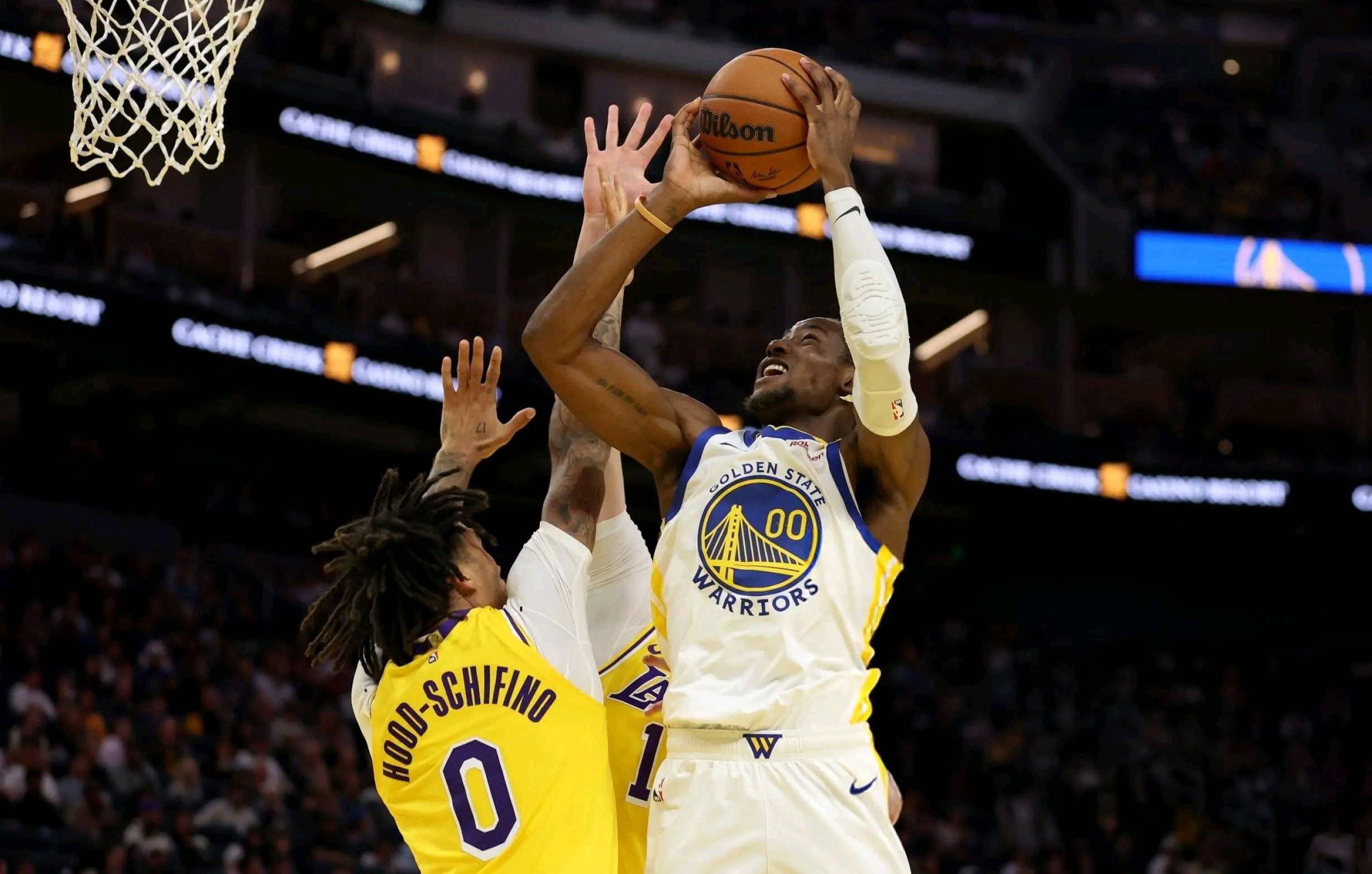 NBA新赛季开幕，湖人逆袭战胜勇士